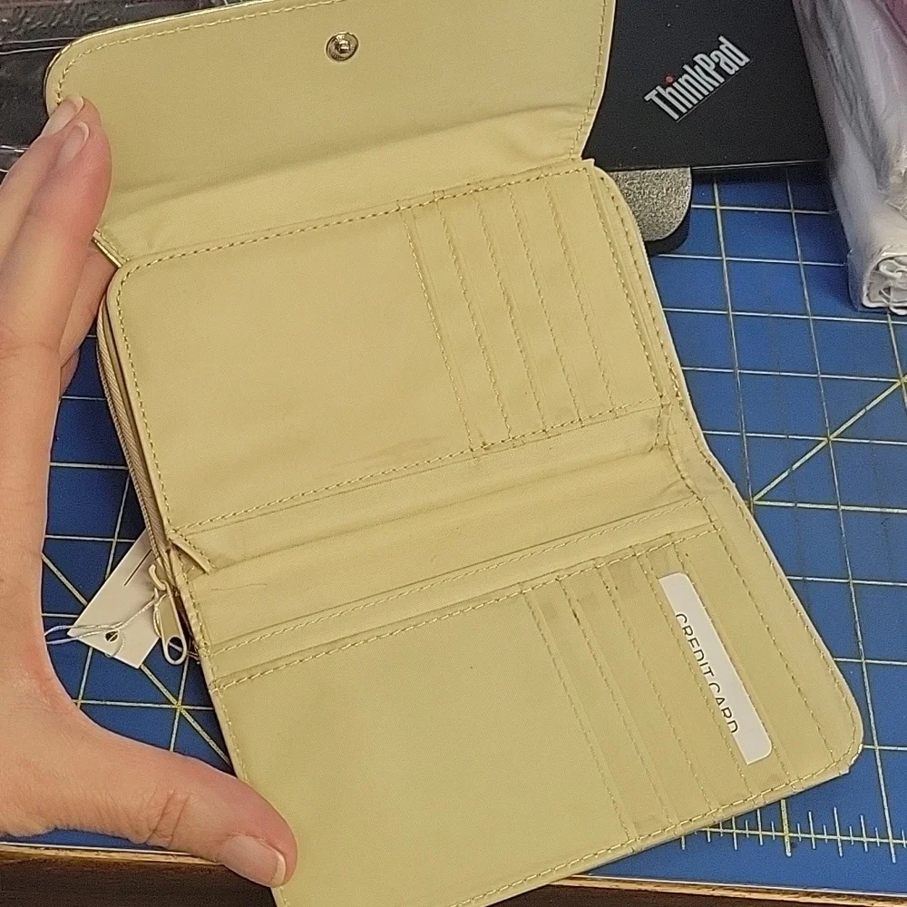 Multi Functure 6x4 Wallet New - GOLD